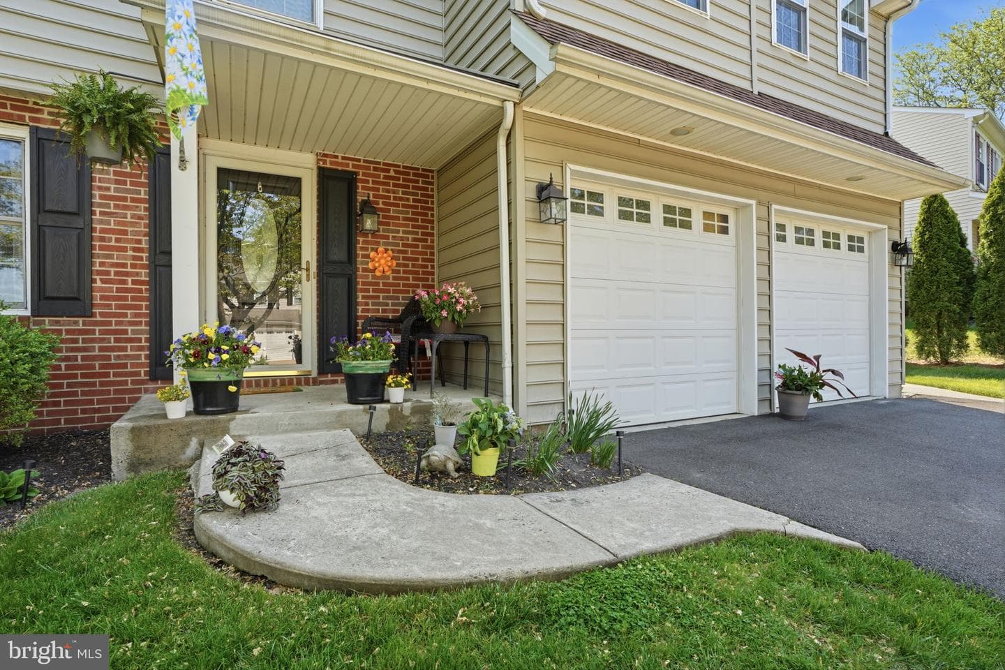 276 Hampton Drive photo 4