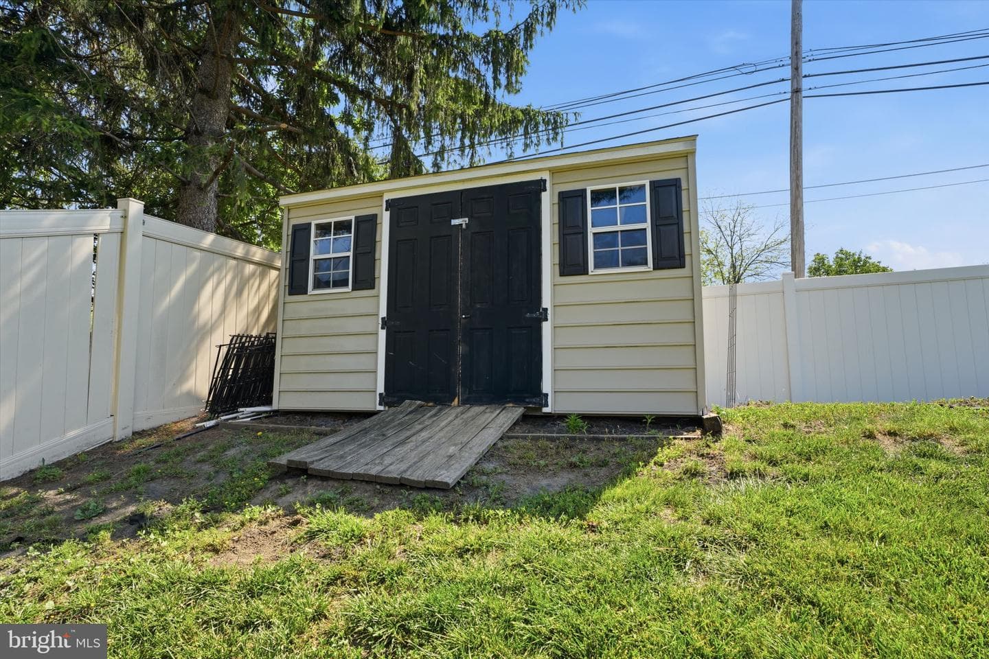 276 Hampton Drive photo 45