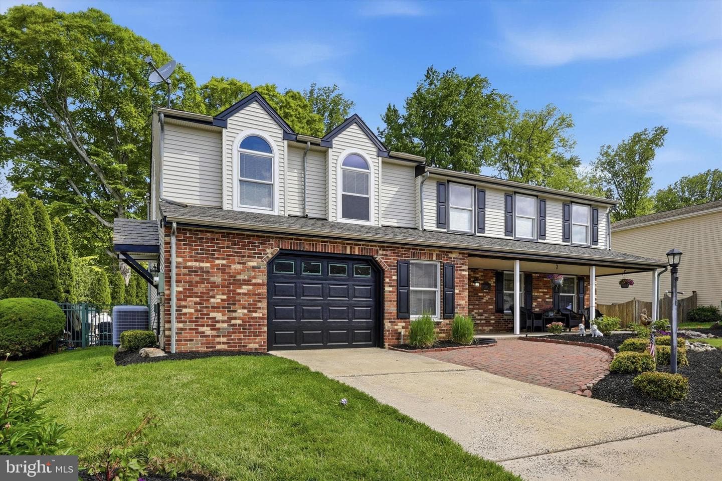 249 Cambridge Drive photo 2
