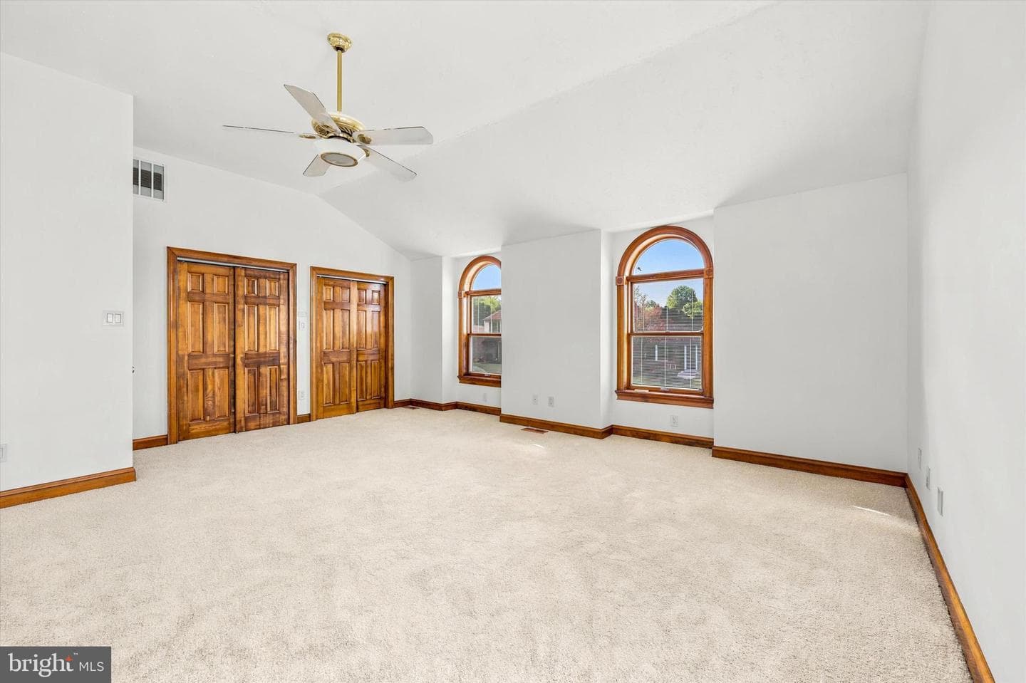 249 Cambridge Drive photo 31