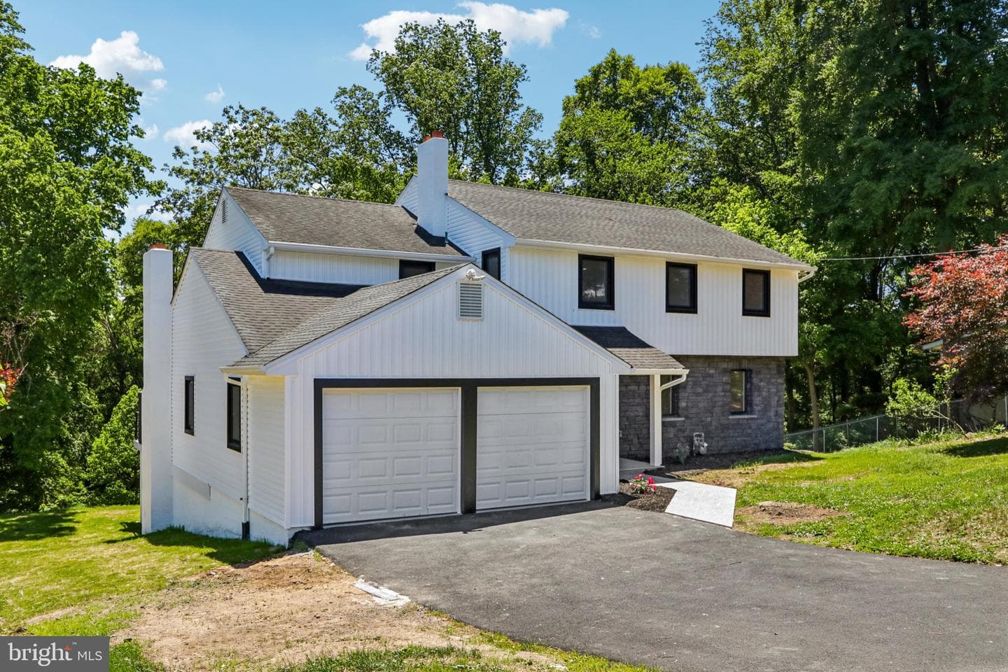 444 Rocksville Road, Southampton