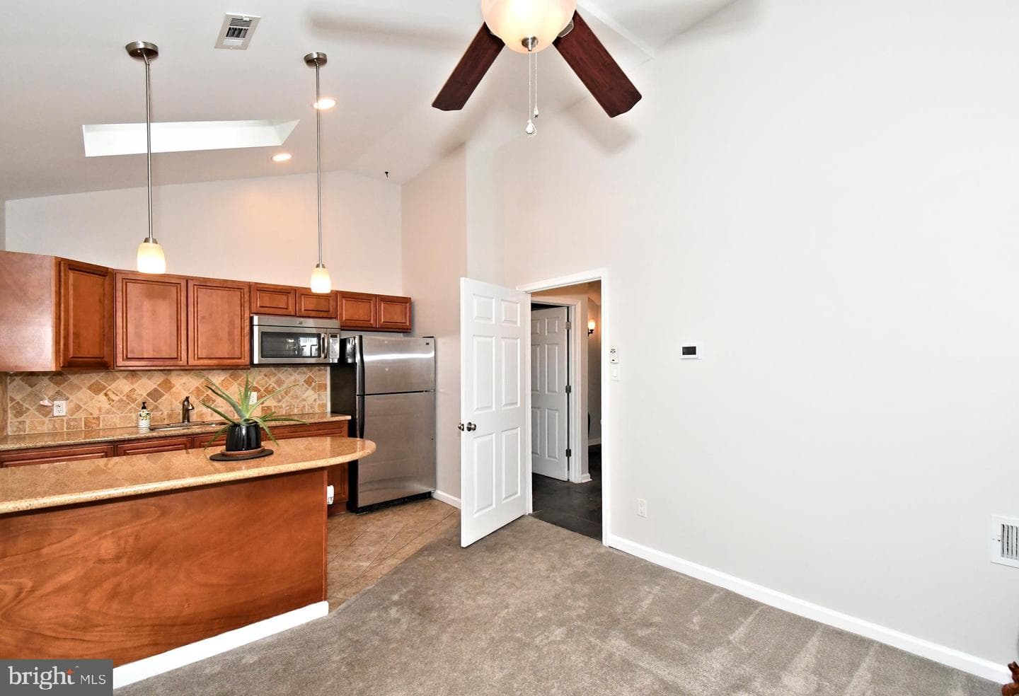 438 Quincy Avenue photo 48