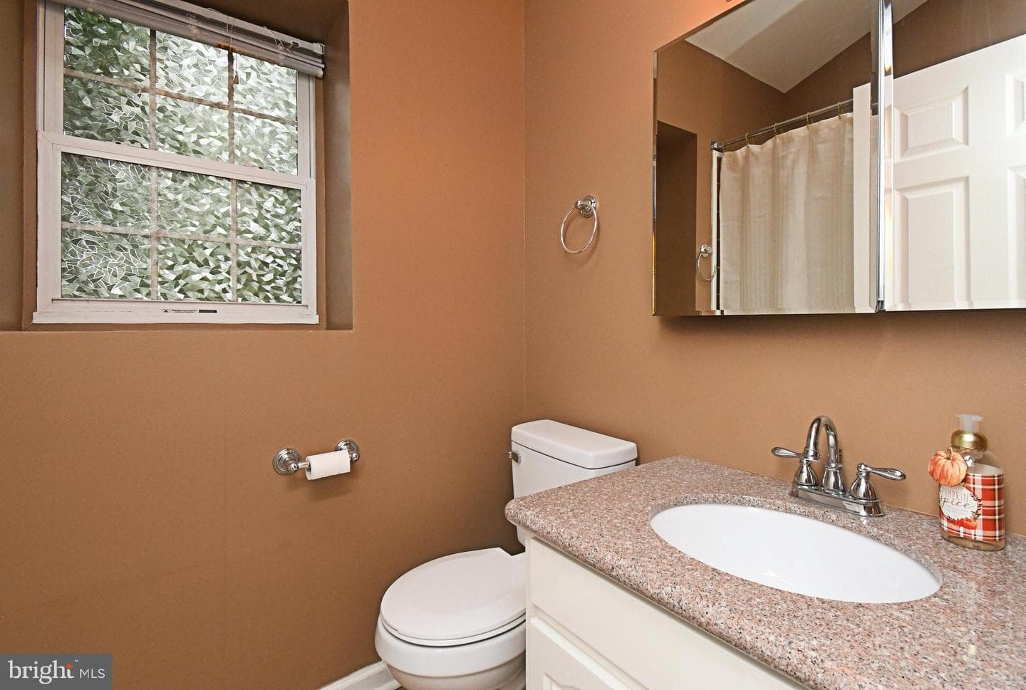 438 Quincy Avenue photo 55
