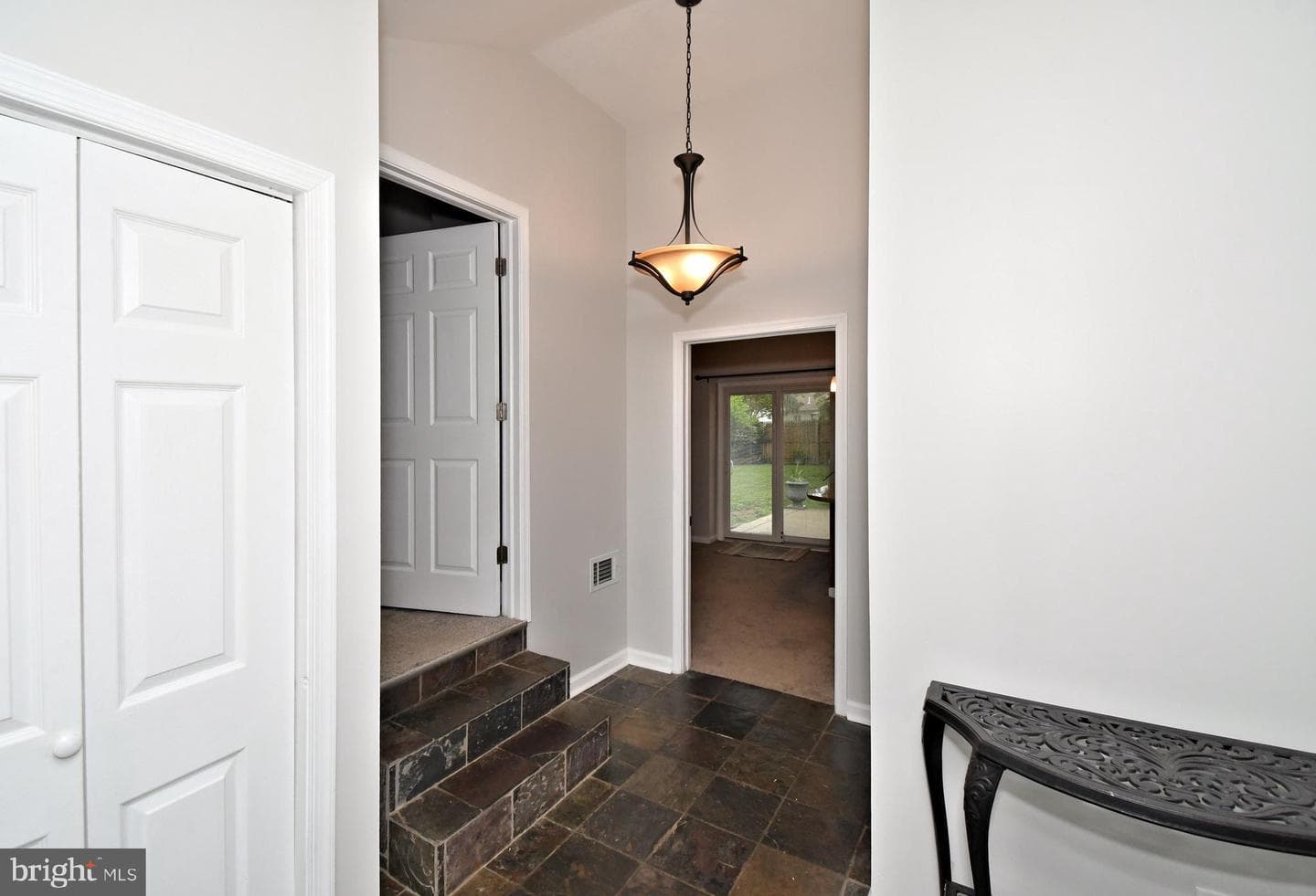 438 Quincy Avenue photo 6