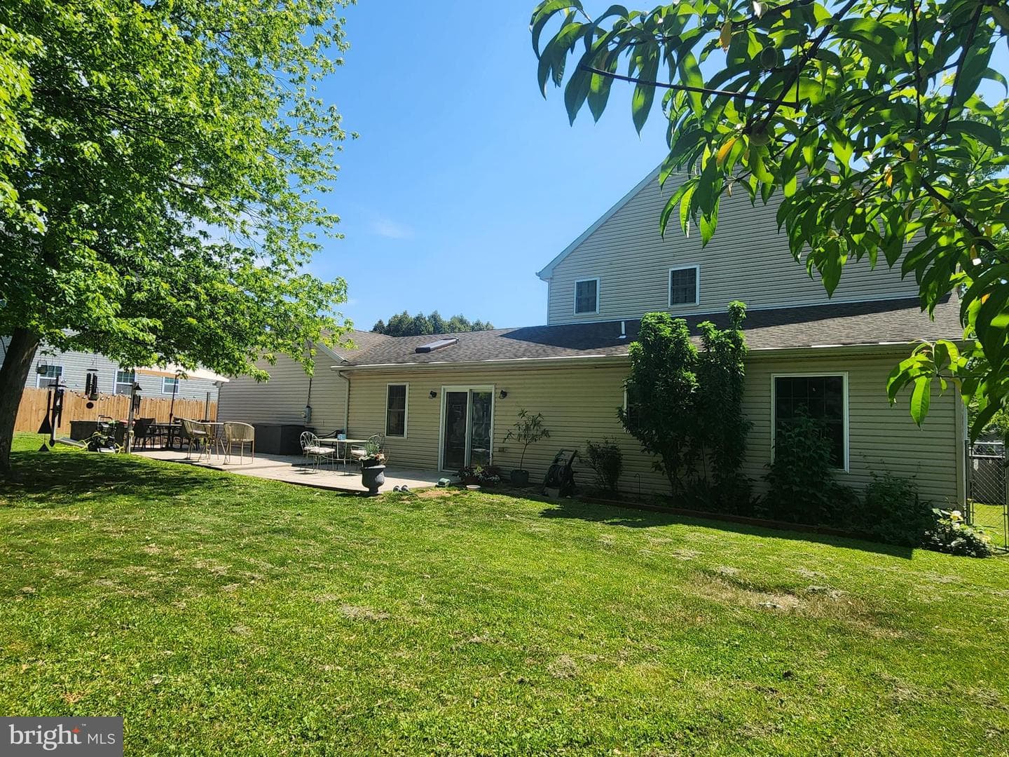 438 Quincy Avenue photo 60