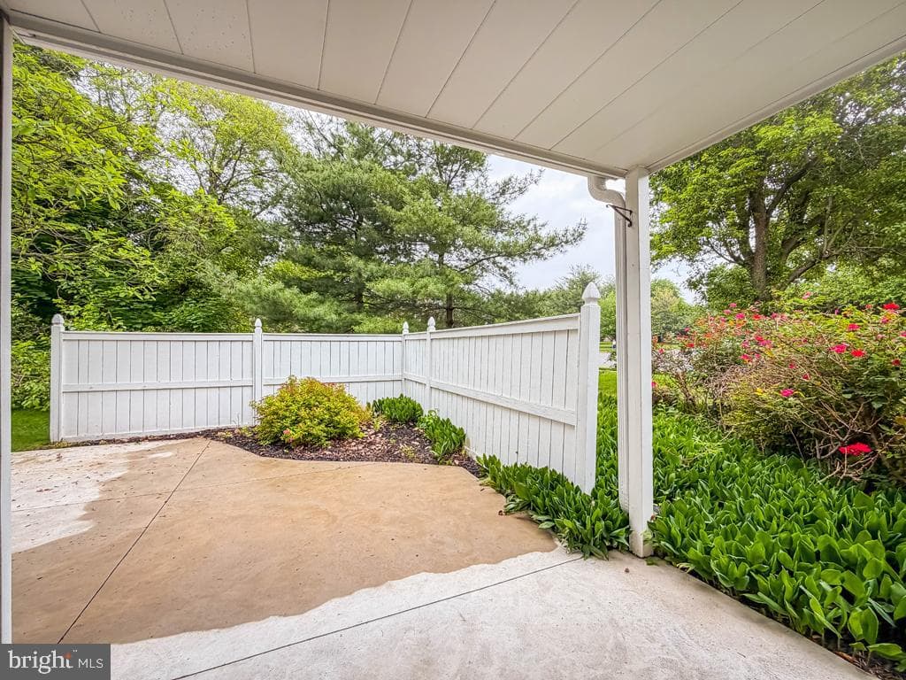 601 Rose Hollow Drive #a photo 22