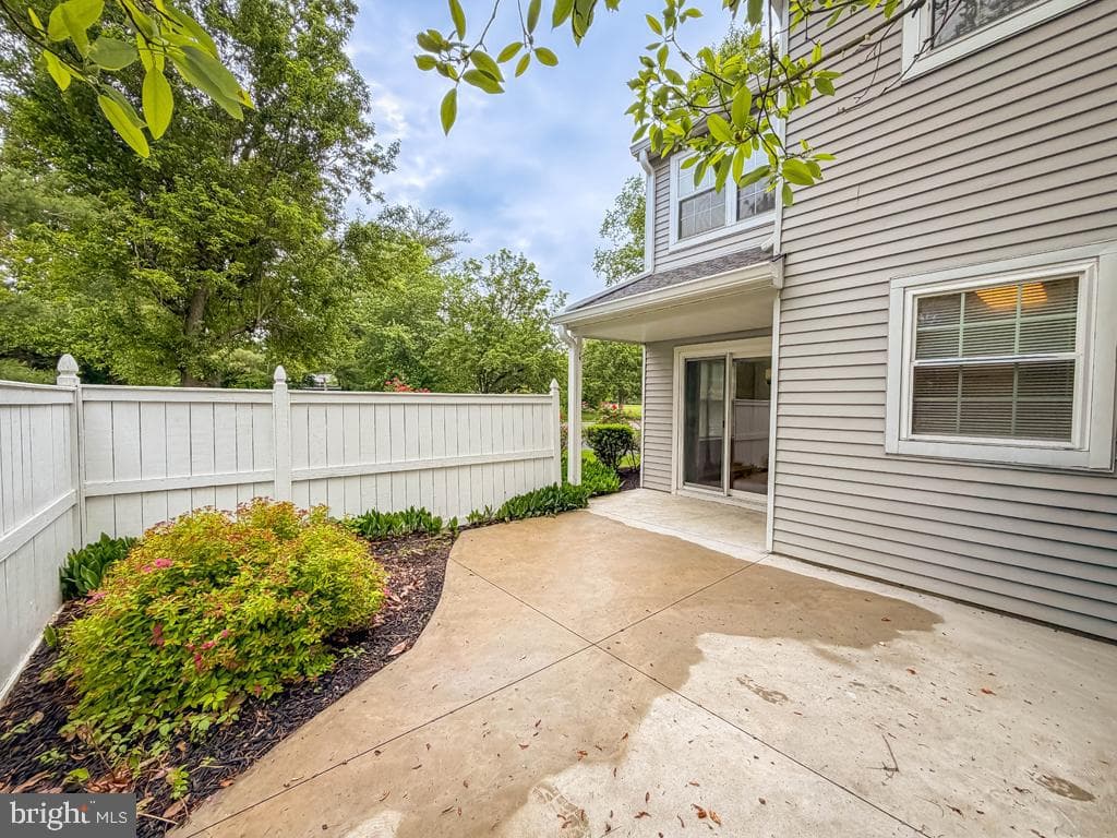 601 Rose Hollow Drive #a photo 24