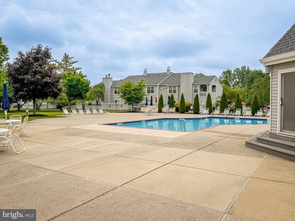 601 Rose Hollow Drive #a photo 27