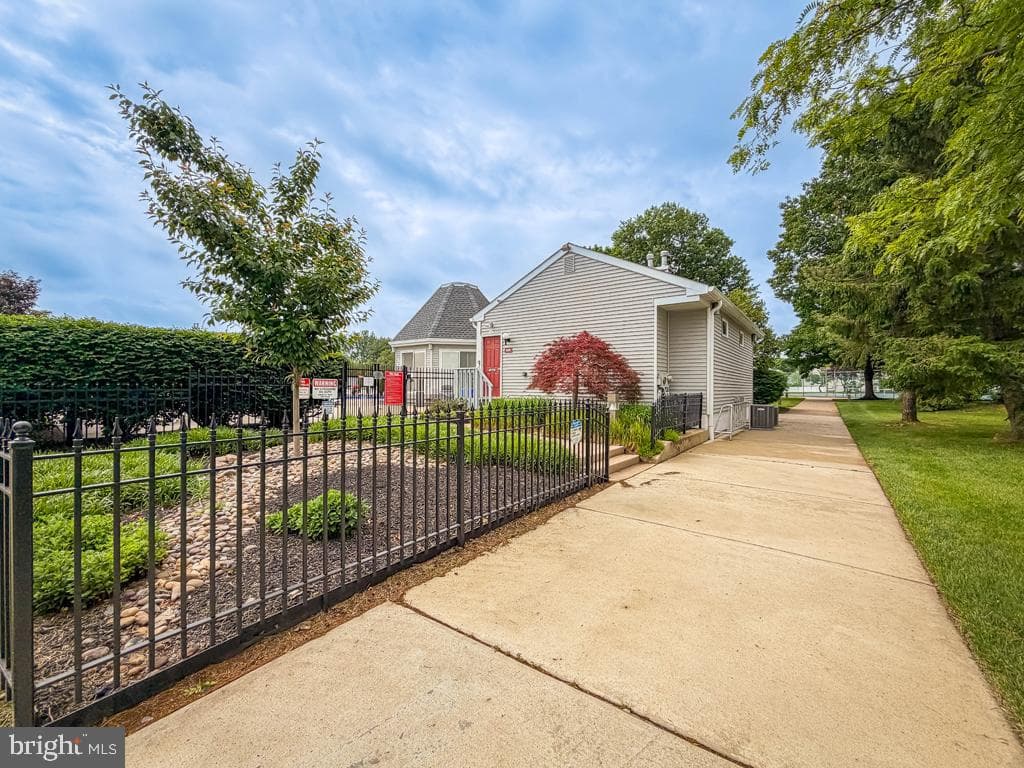 601 Rose Hollow Drive #a photo 29