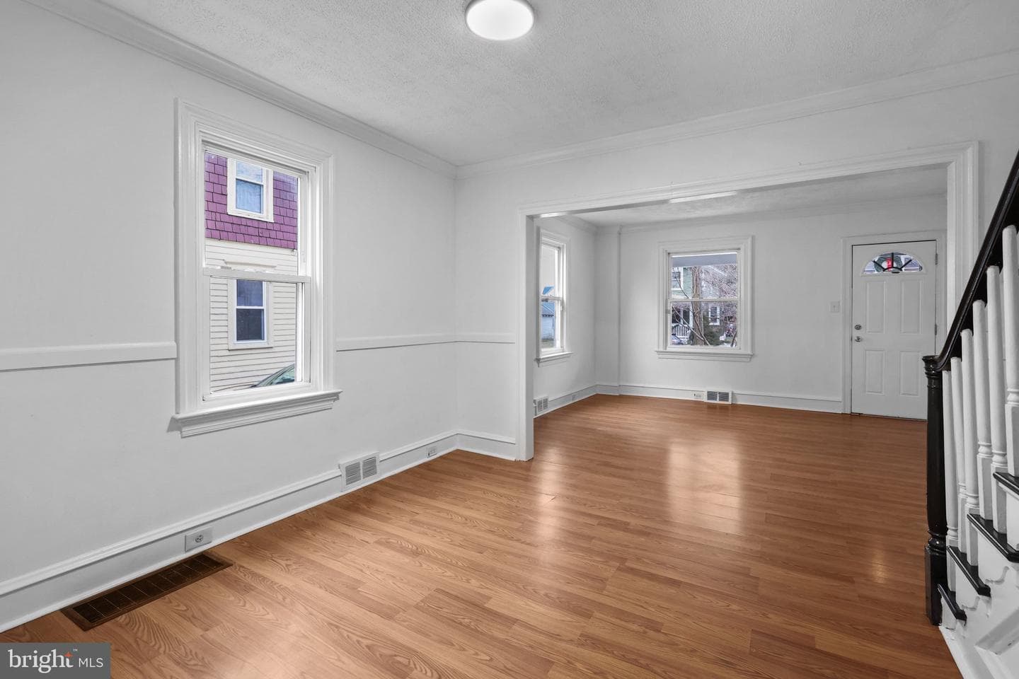 34 E Hendrickson Avenue photo 15