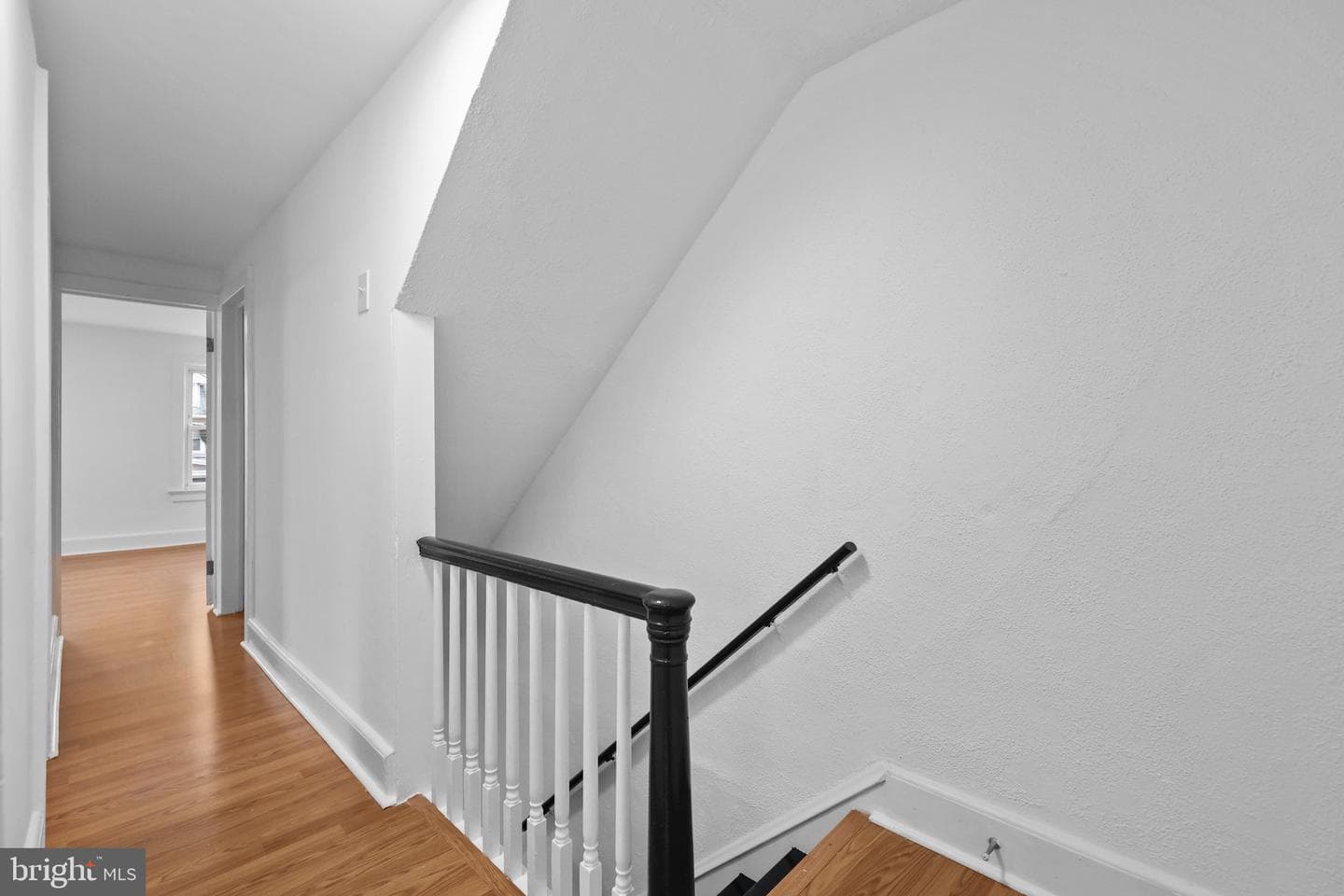 34 E Hendrickson Avenue photo 24