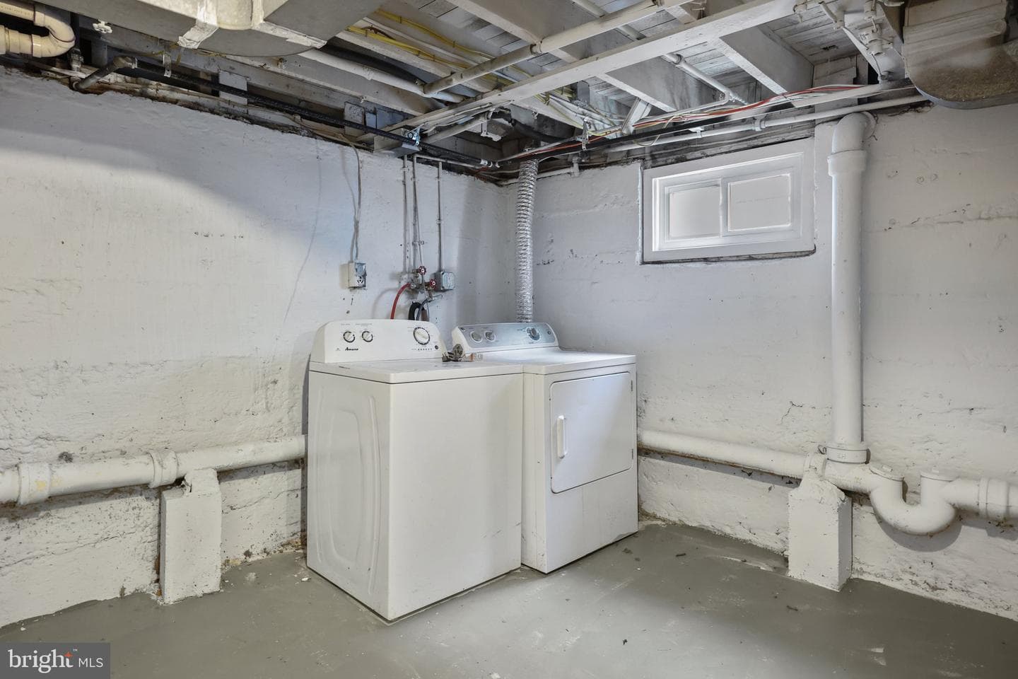 34 E Hendrickson Avenue photo 28