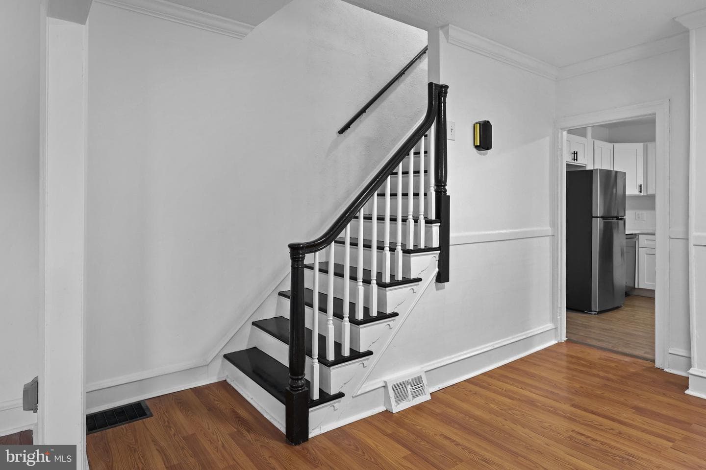 34 E Hendrickson Avenue photo 9
