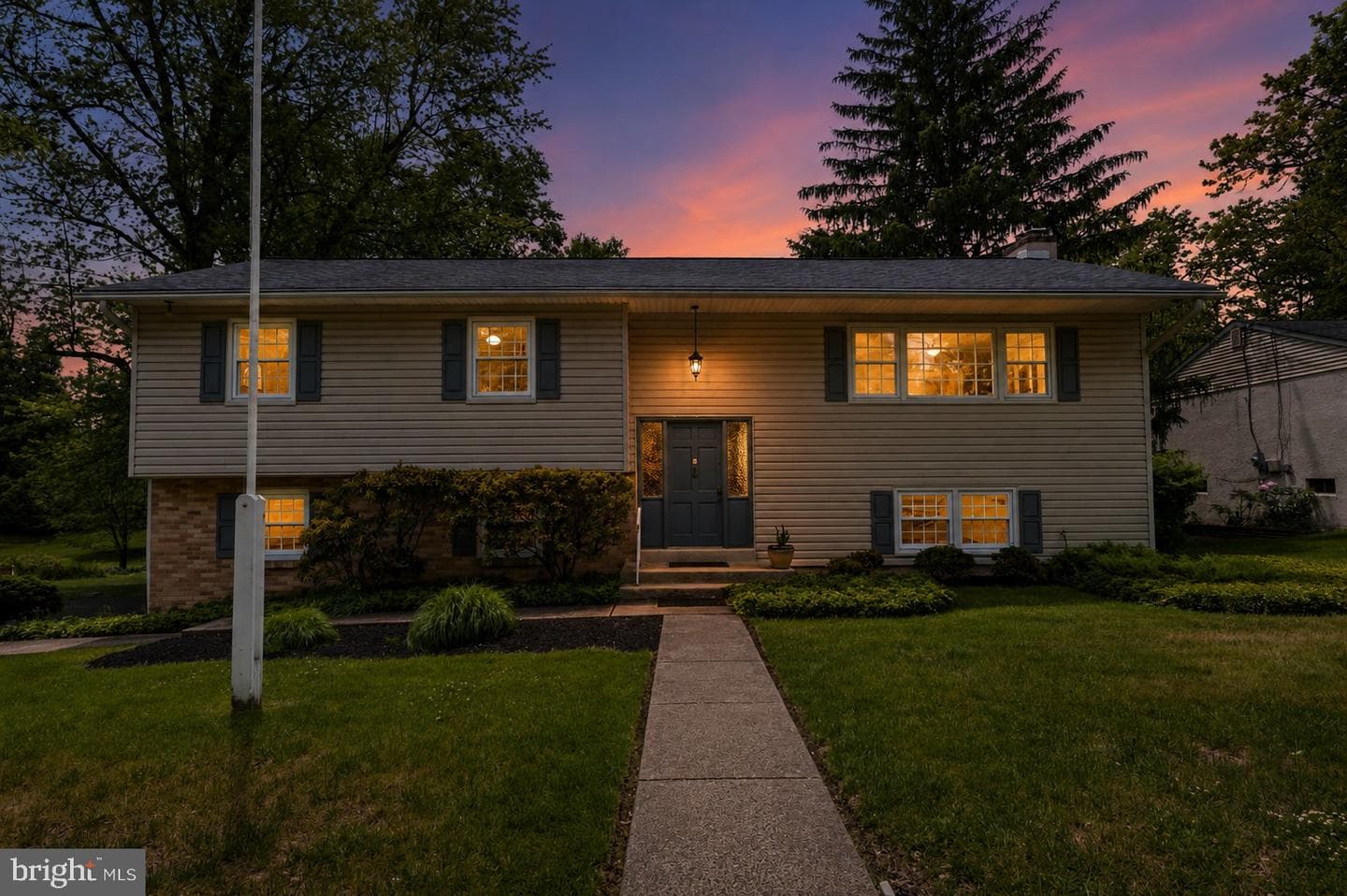 1198 Strathmann Drive photo 2