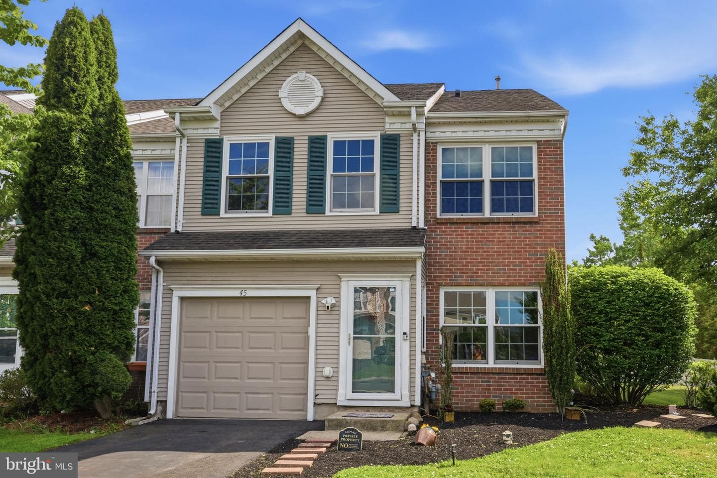 45 Honey Locust Lane, Newtown