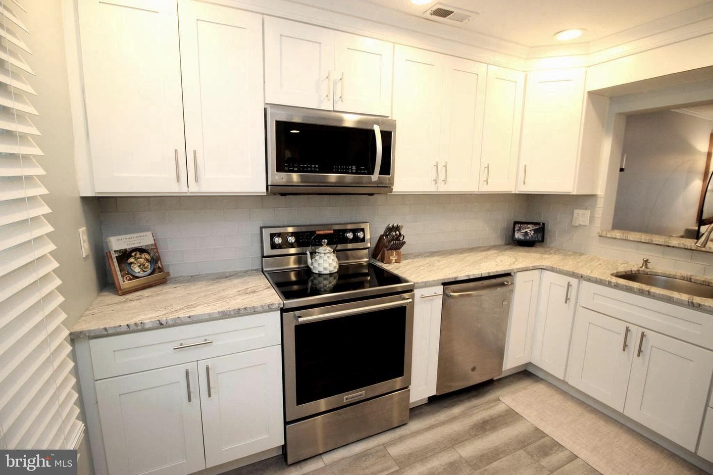 50 Taylors Way photo 12