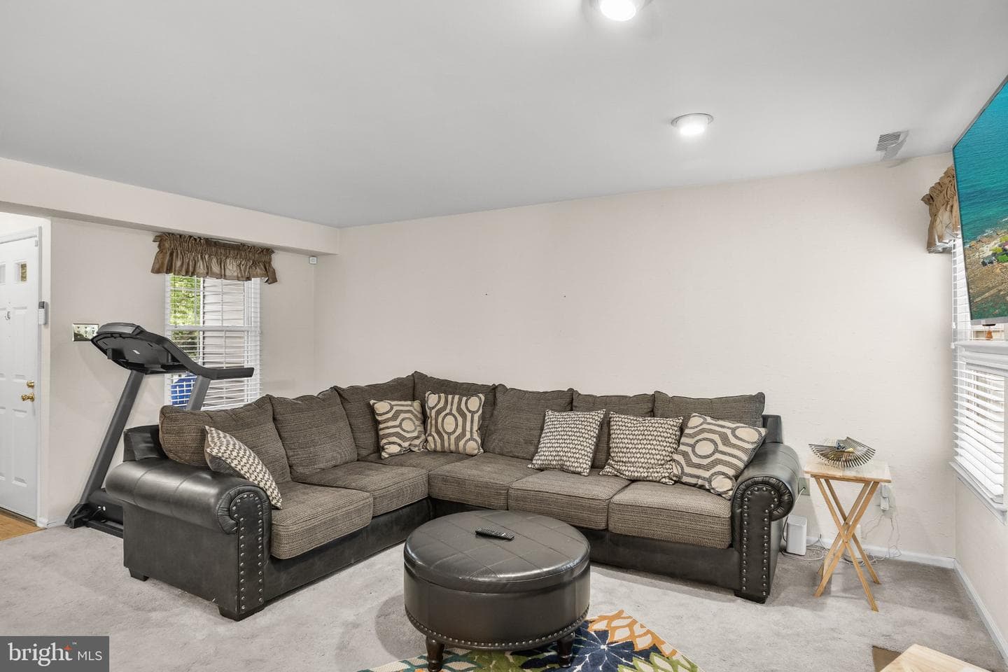 679 Rose Hollow Drive photo 6