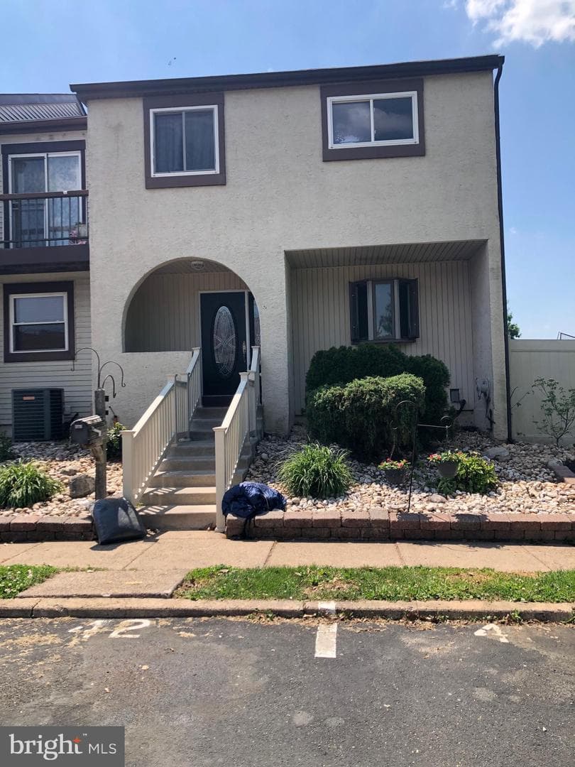 208 Bradley Court, Southampton