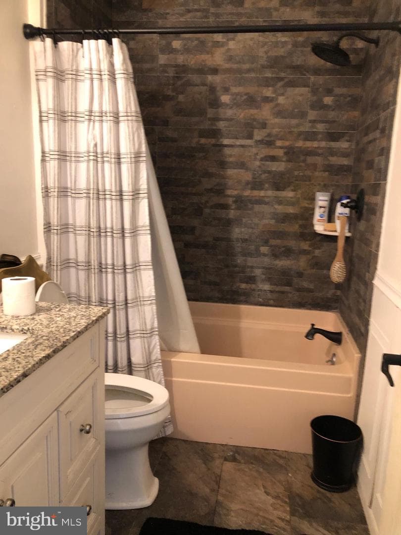 208 Bradley Court photo 31