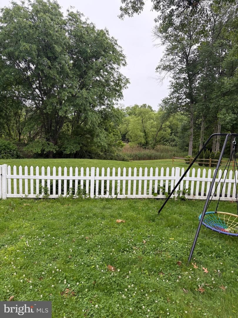 285 Woods Edge Place photo 7