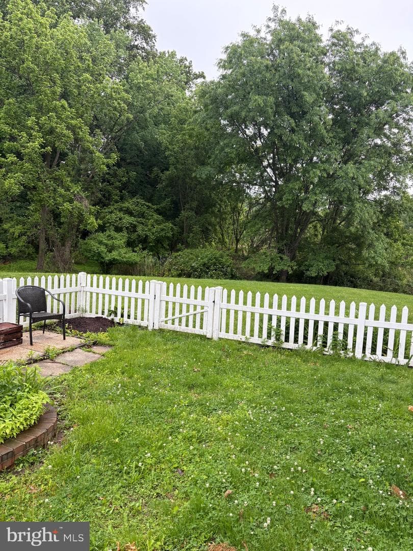 285 Woods Edge Place photo 8