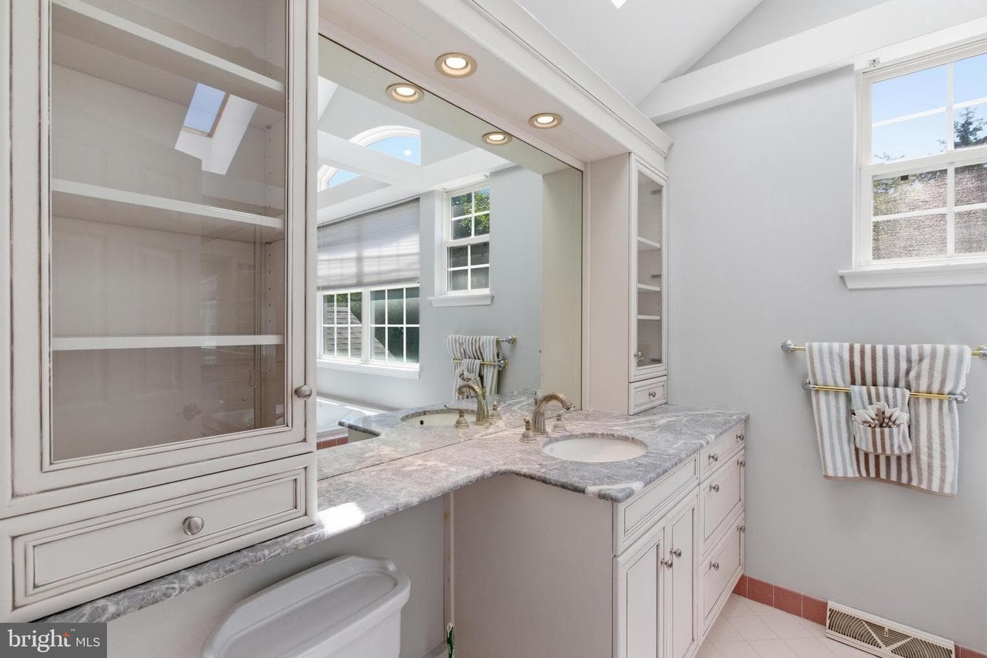 2301 Deer Path Drive photo 28