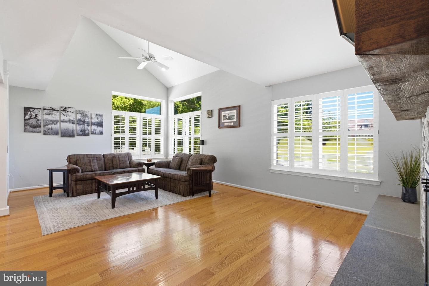 2301 Deer Path Drive photo 8