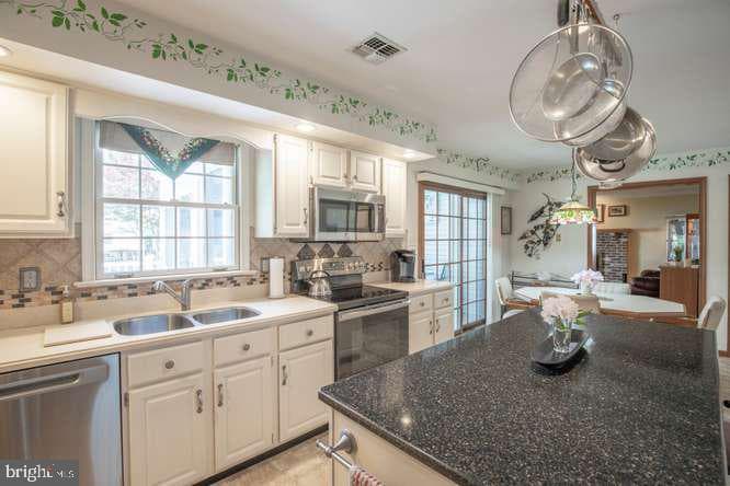 3881 Terwood Drive photo 23