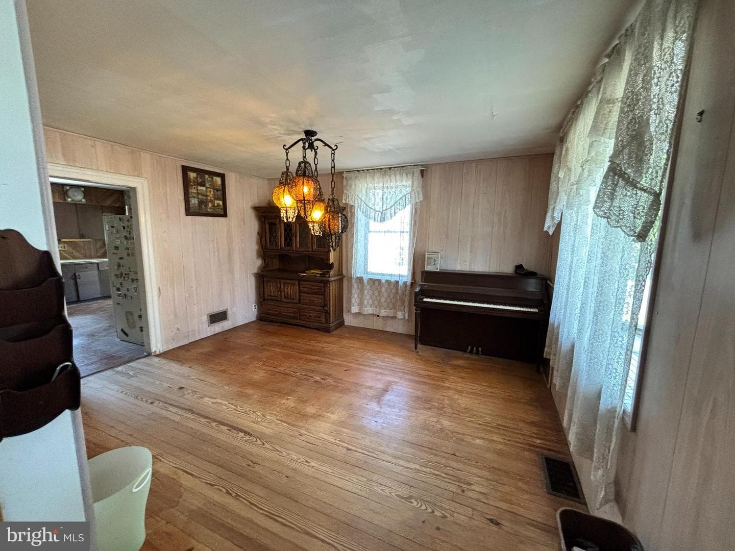 4547 Hillside Avenue photo 4