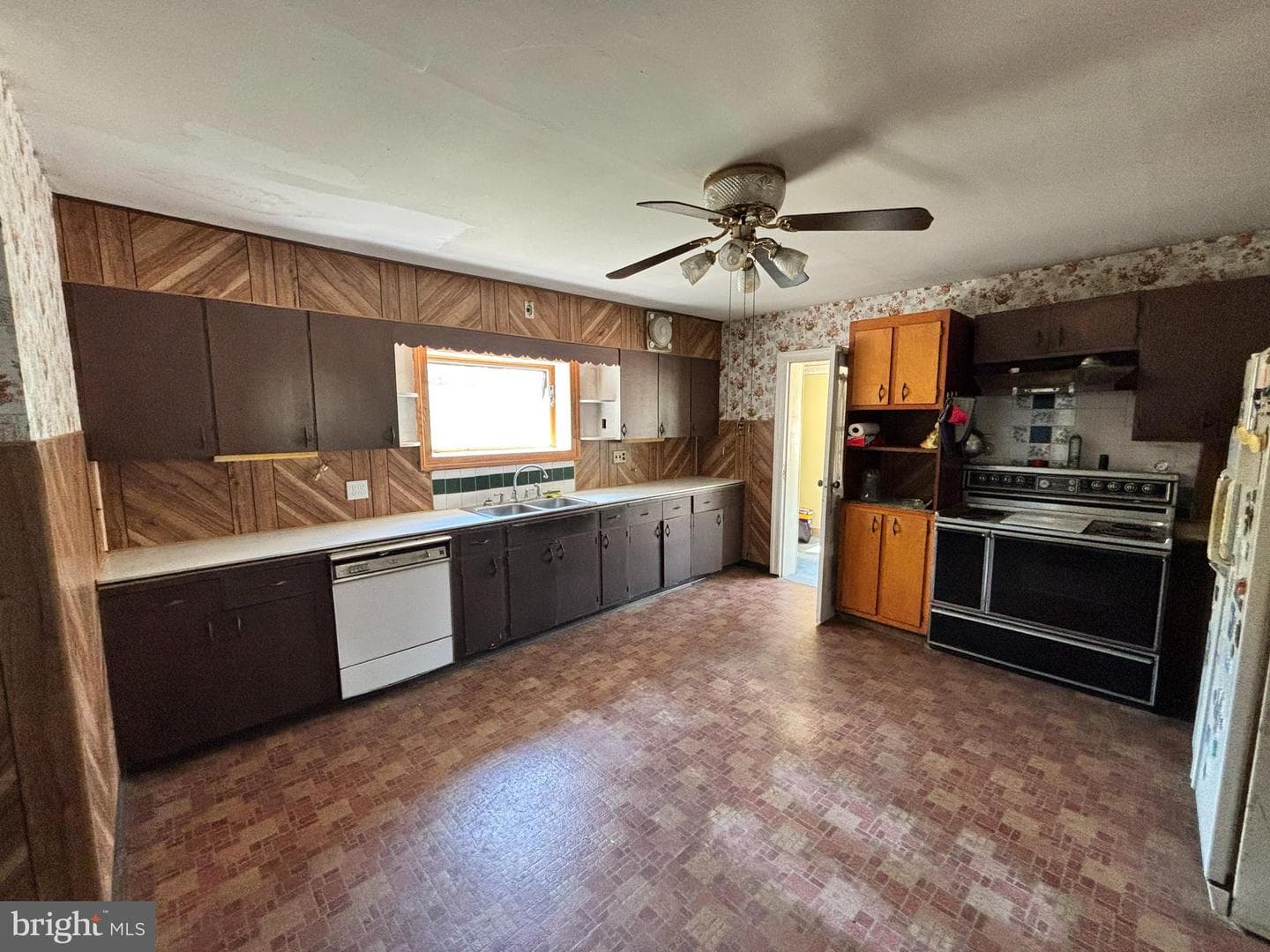 4547 Hillside Avenue photo 5