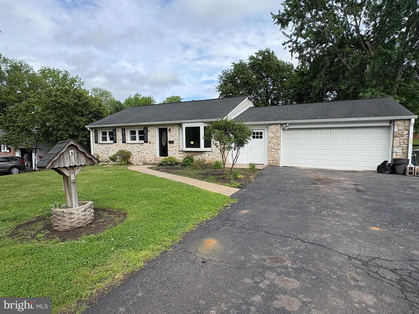 1217 Greeley Avenue photo 2