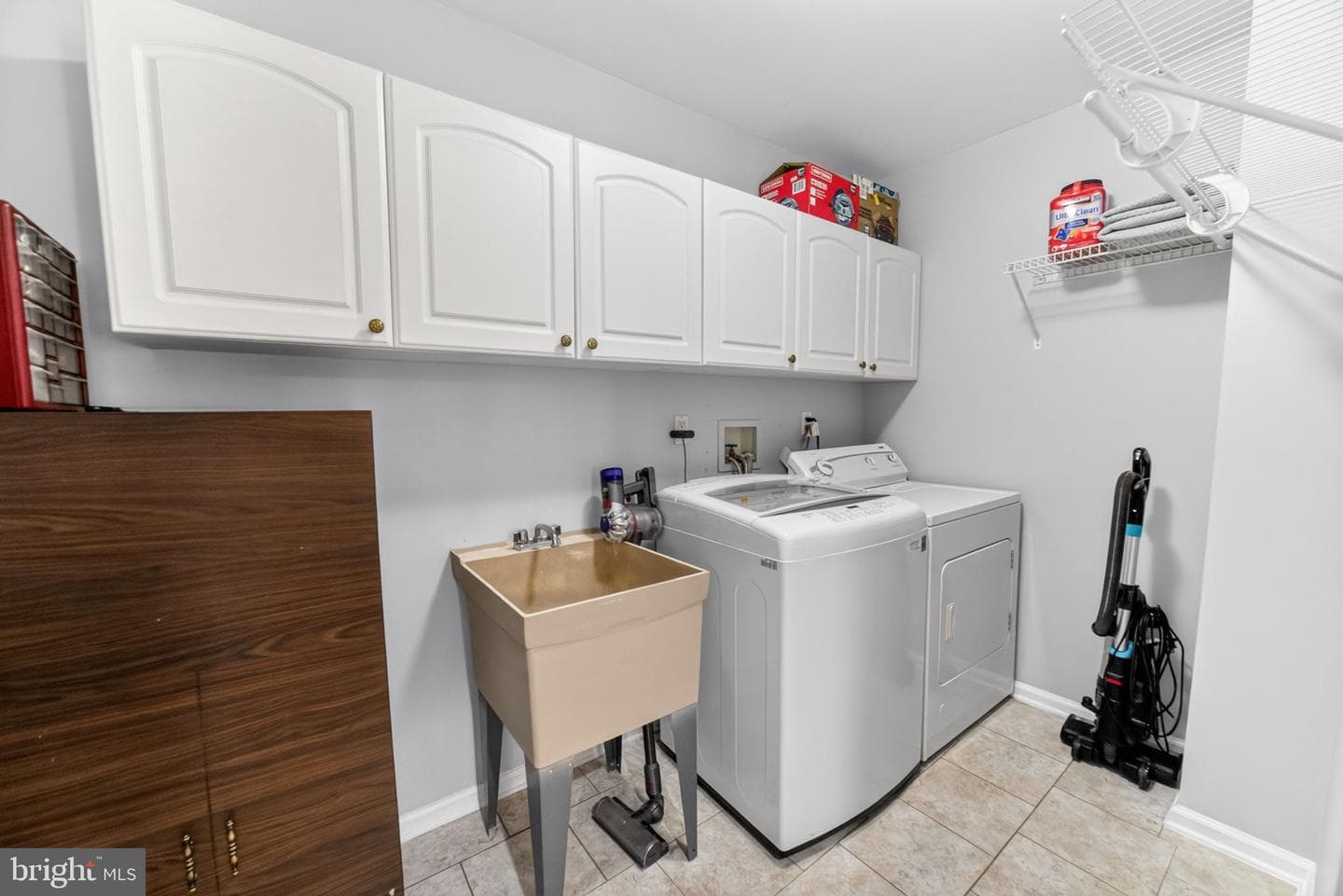 106 Julian Drive E photo 27