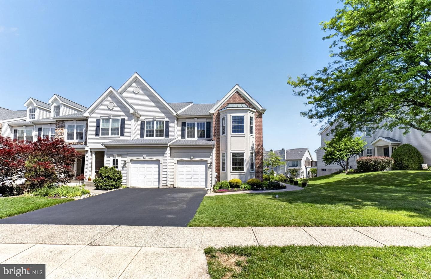 106 Julian Drive E photo 3