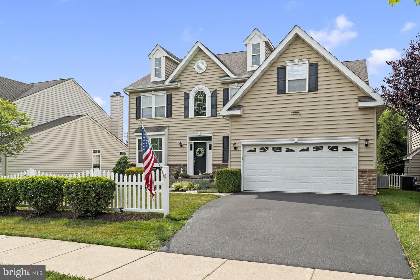 102 Overholt Drive photo 3