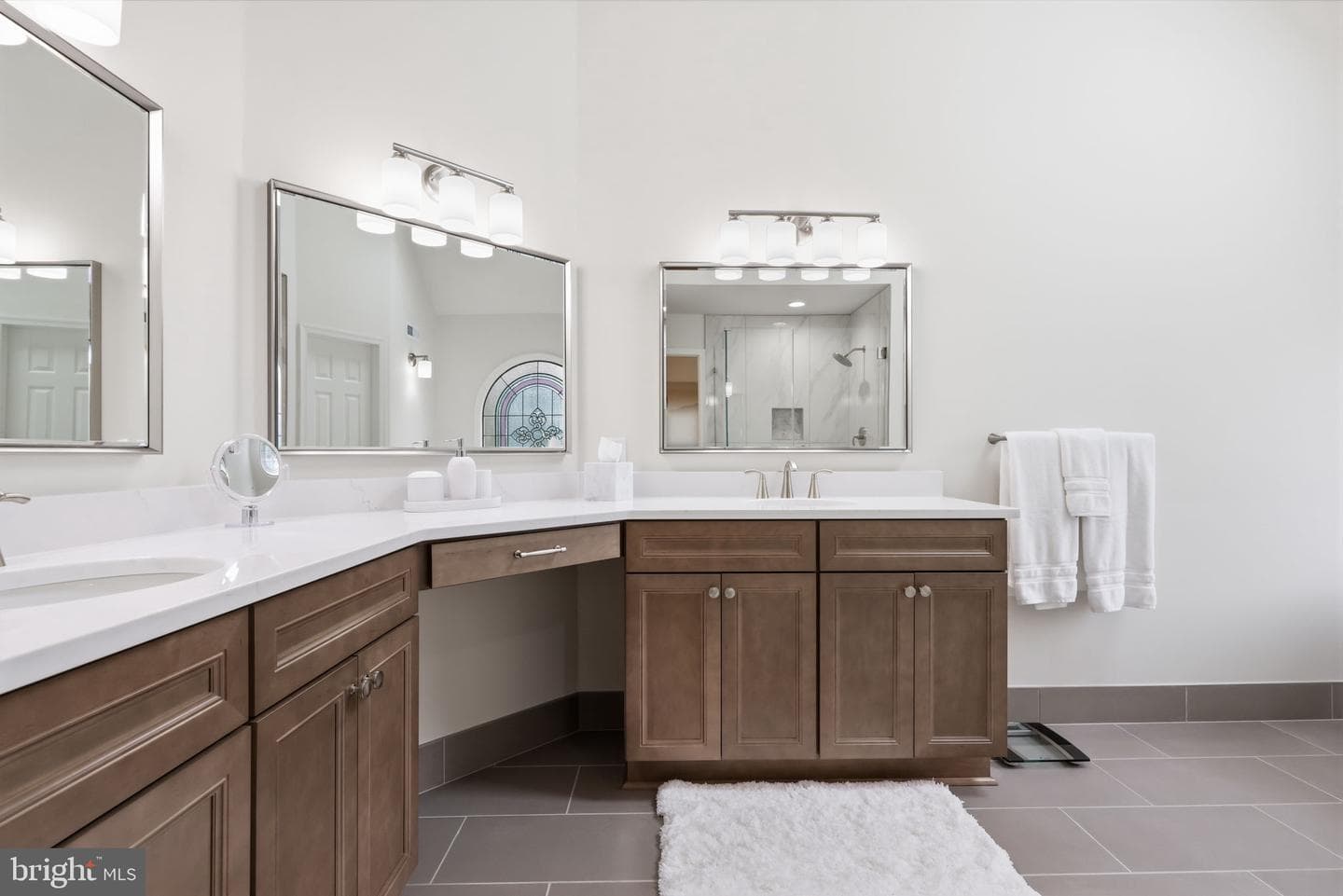 324 Ridge Avenue photo 38