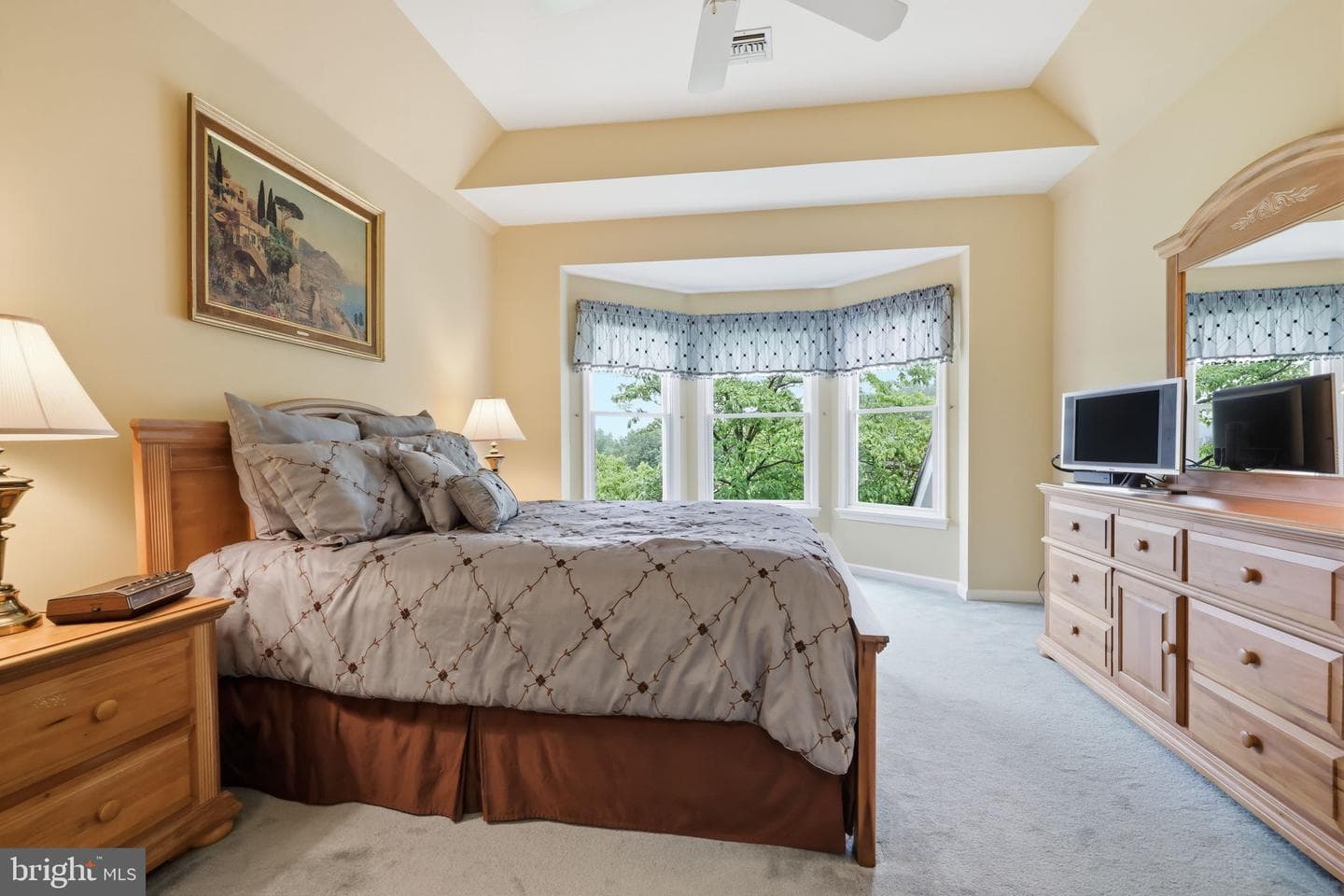 324 Ridge Avenue photo 47