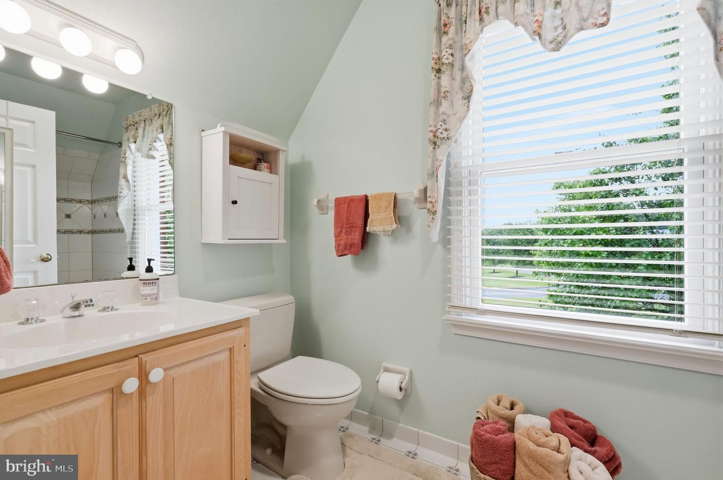 324 Ridge Avenue photo 52