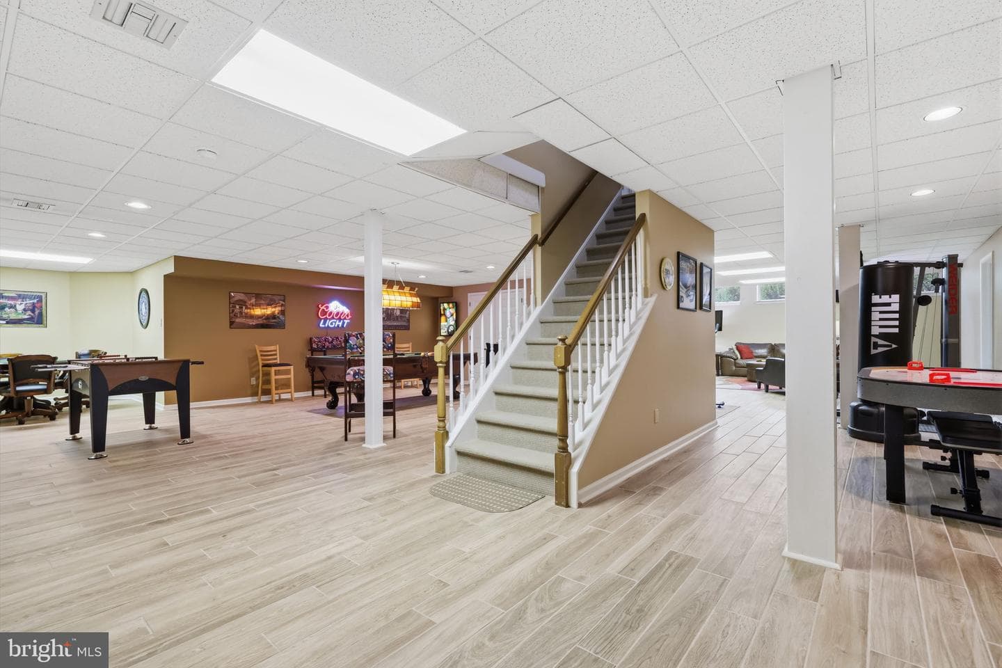 324 Ridge Avenue photo 63