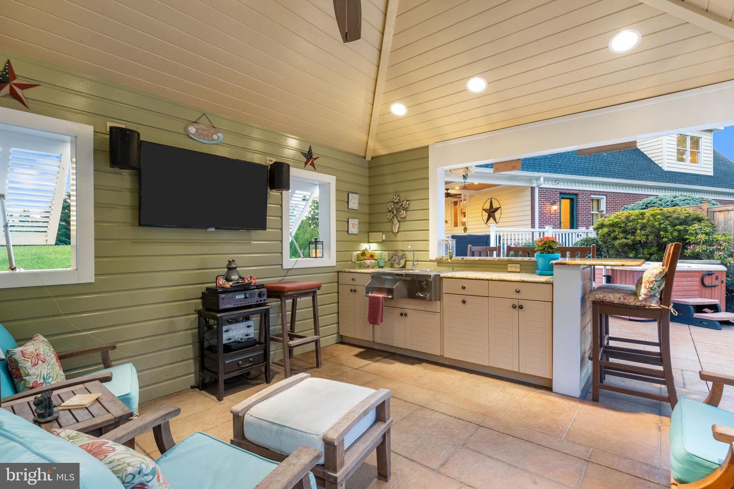 324 Ridge Avenue photo 70