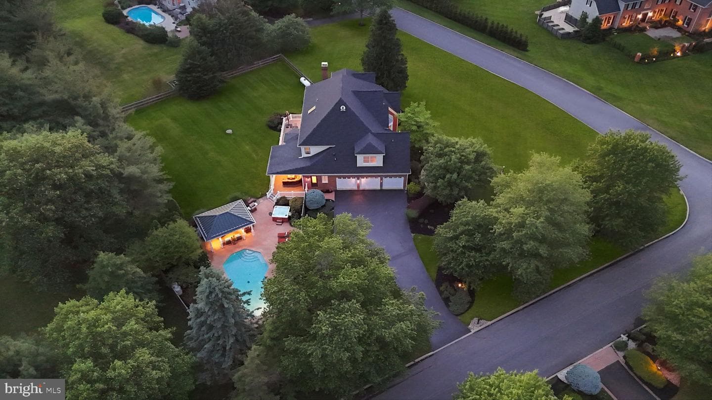 324 Ridge Avenue photo 86