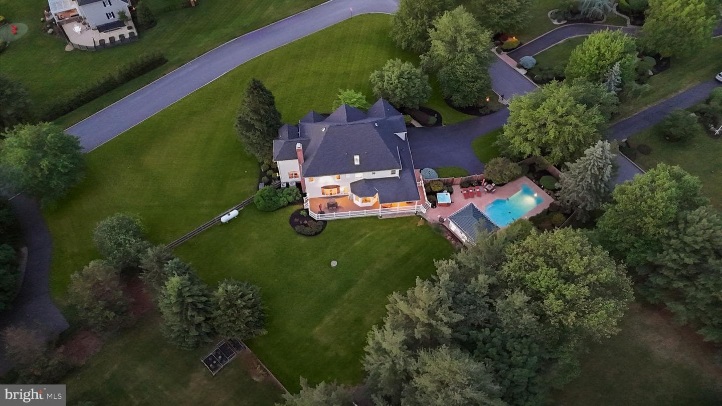 324 Ridge Avenue photo 87