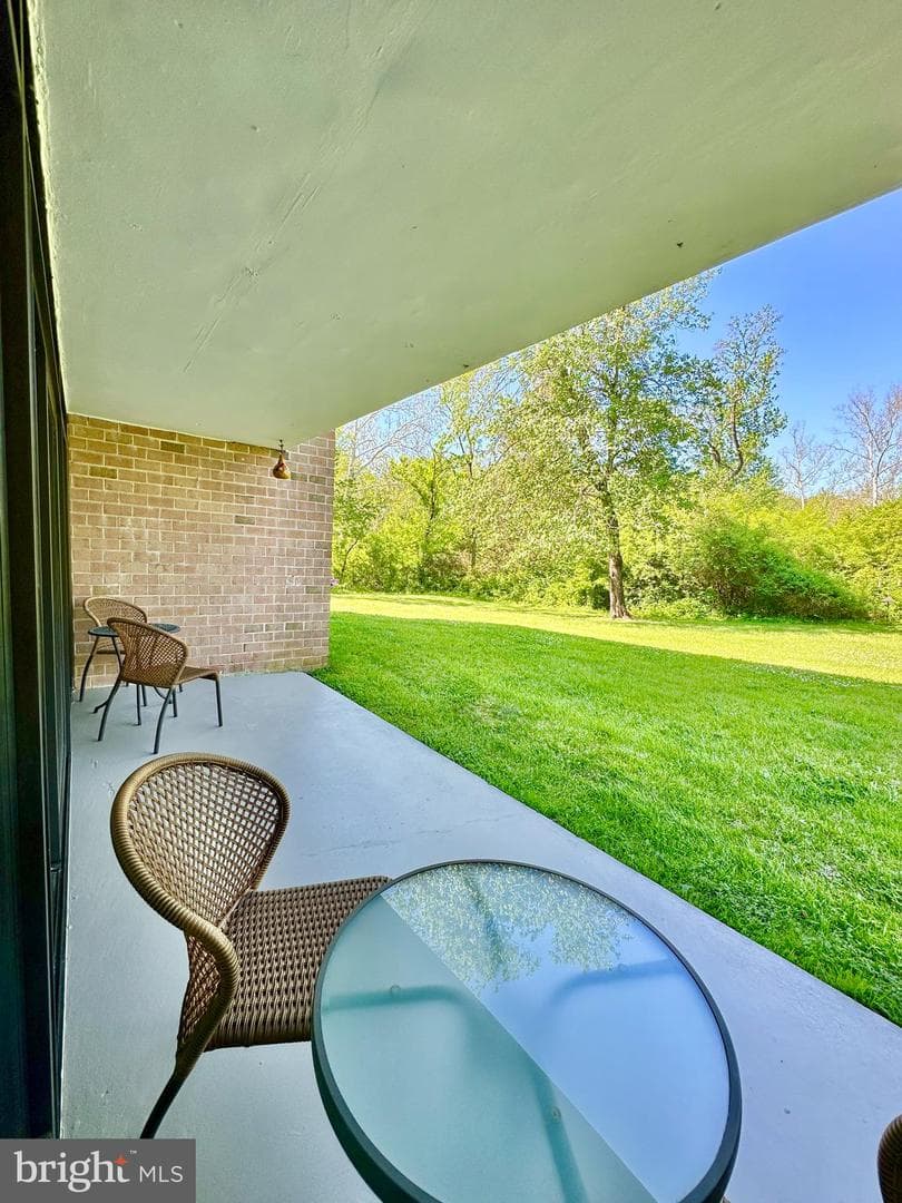 12 Hermitage Drive photo 1