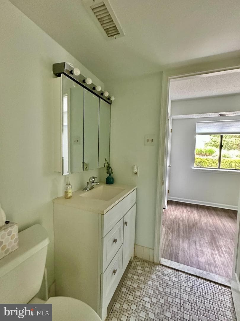 12 Hermitage Drive photo 10