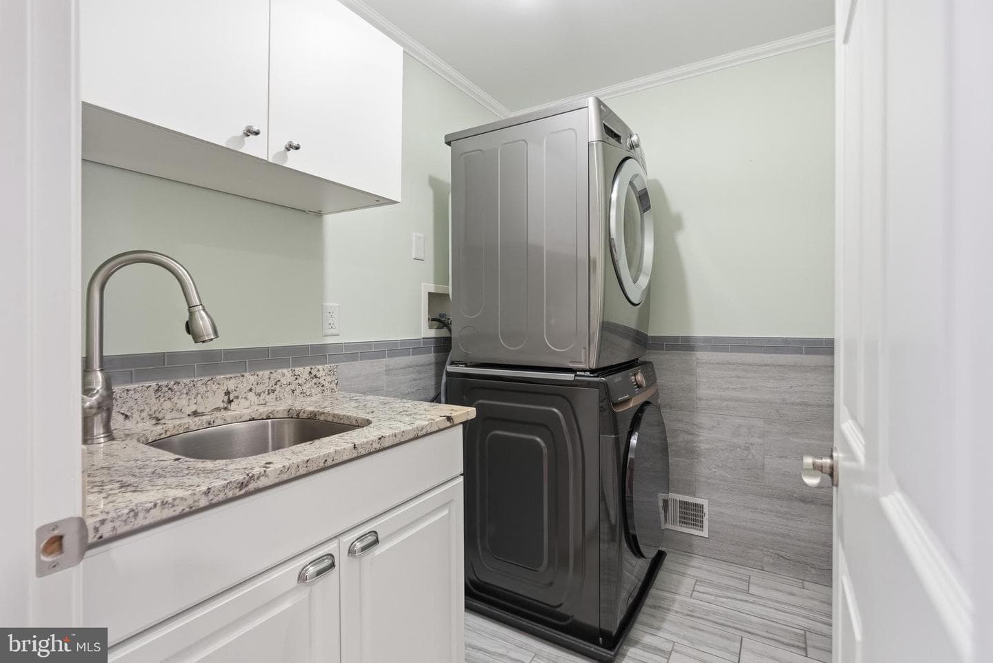 24 Brewster Drive photo 32