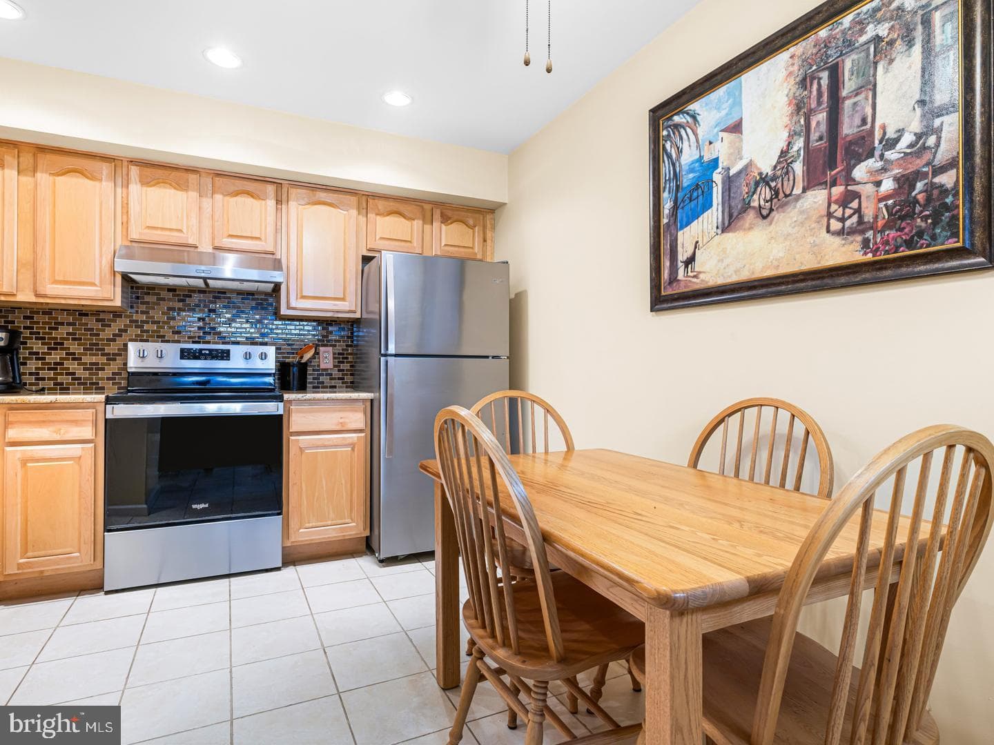 183 Basswood Court photo 9