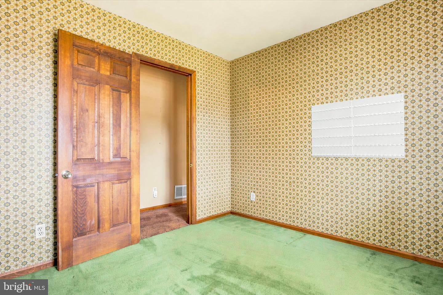 15 Brookdale Drive photo 36