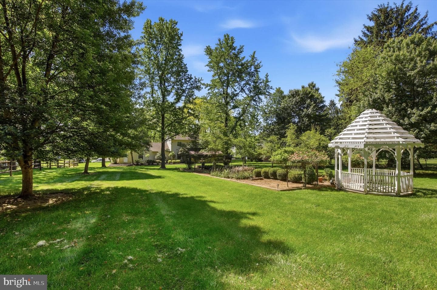 15 Brookdale Drive photo 48