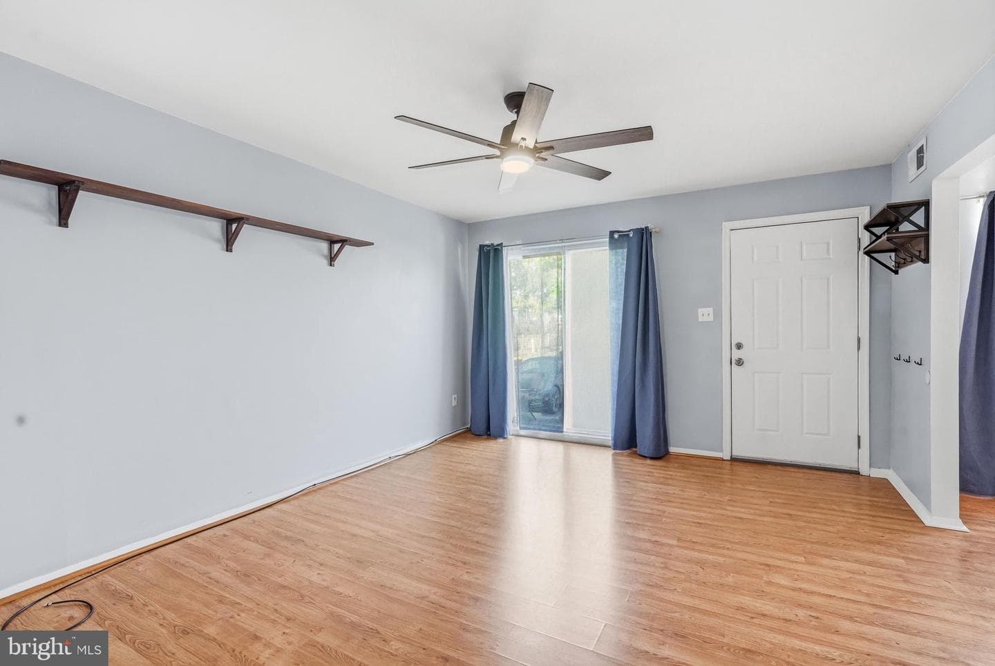 114 Lexington Court photo 6