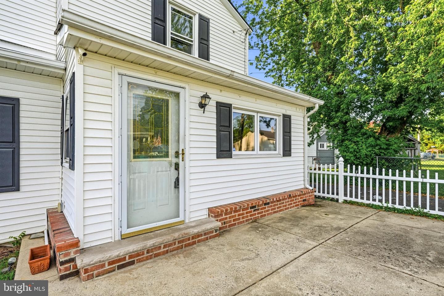 1938 Parkview Avenue photo 3