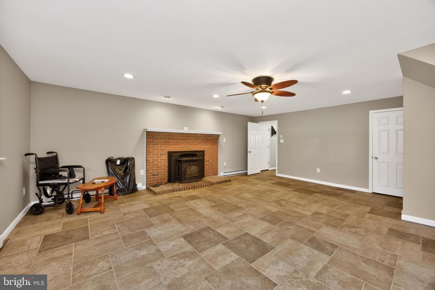 726 Claire Road photo 9